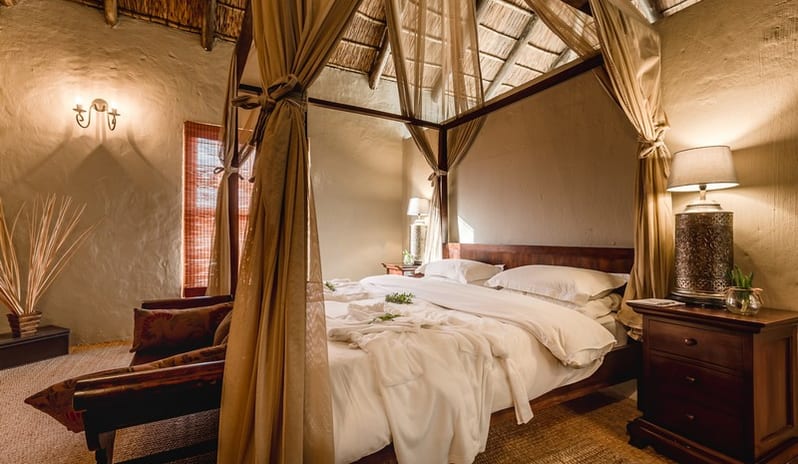 AMAKHALA HLOSI GAME LODGE -  FAMILY SAFARI TENT
